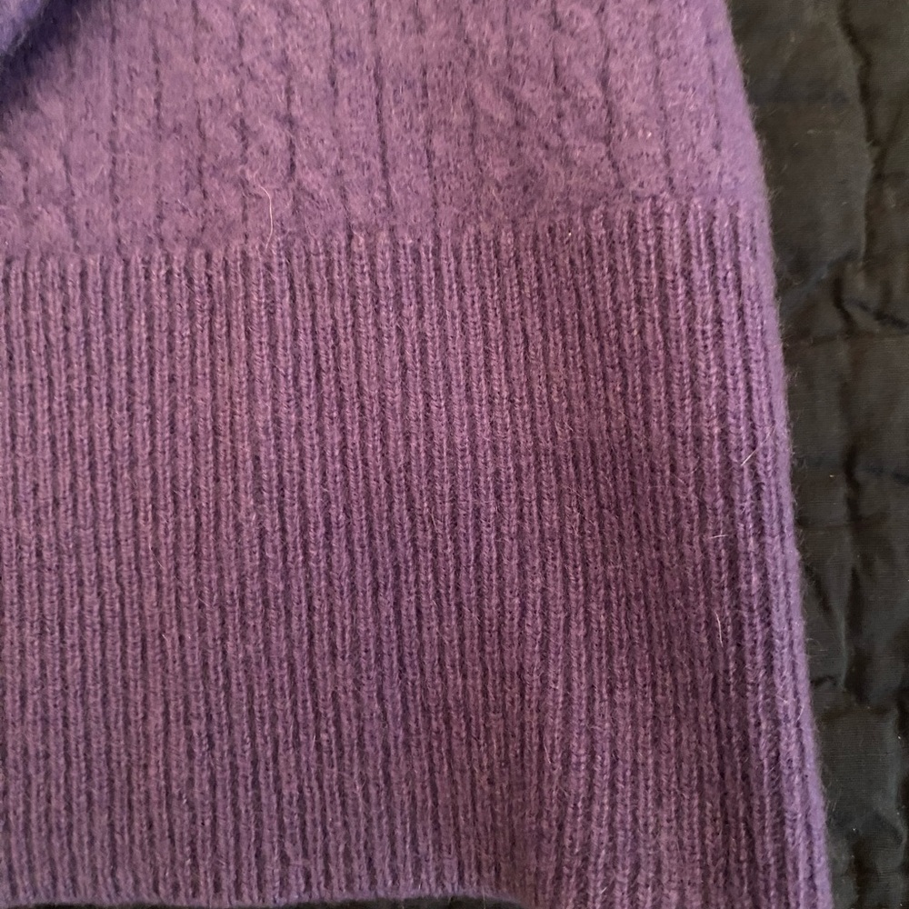 Investments 100% Cashmere Sweater - Picture 5 of 9